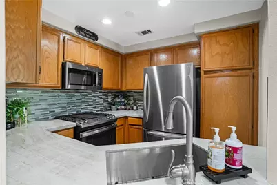 39244 Turtle Bay, Murrieta, CA 92563 - Photo 11