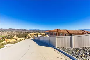 38000 Via Vista Grande, Murrieta, CA 92562 - Photo 57