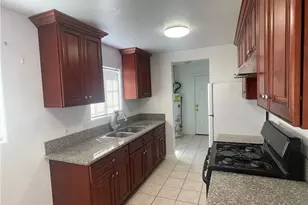 20365 Broken Bow, Apple Valley, CA 92307 - Photo 5