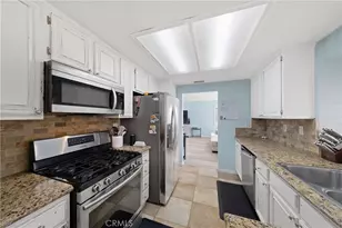 23755 Cork Oak Cir, Murrieta, CA 92562 - Photo 5