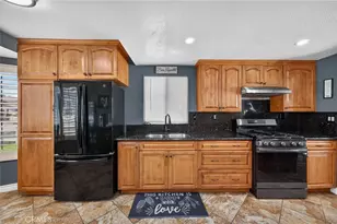 39502 Cedarwood Dr, Murrieta, CA 92563 - Photo 7