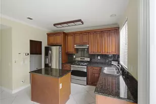 15689 Swan Rd, Fontana, CA 92337 - Photo 9
