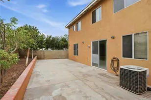 15689 Swan Rd, Fontana, CA 92337 - Photo 29