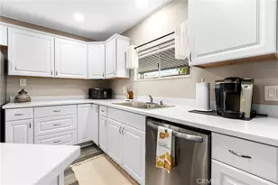 881 N Lake Street, Hemet, CA 92544 - Photo 19