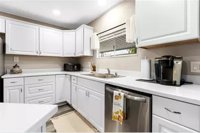 881 N Lake Street #210, Hemet, CA 92544 - Photo 19