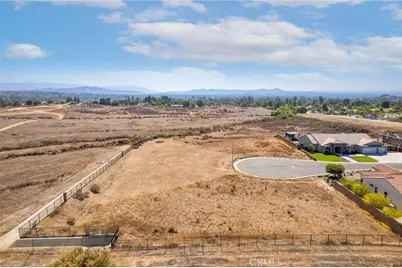 7948 Featherstone Ct, Riverside, CA 92506 - Photo 9