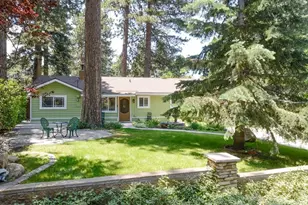 31671 Luring Pines Dr, Running Springs, CA 92382 - Photo 5