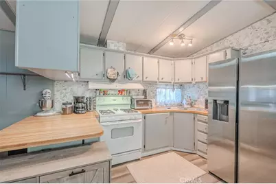 675 W Oakland Avenue #G-4, Hemet, CA 92543 - Photo 3