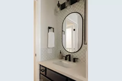 2500 Abbot Kinney Boulevard #20, Venice, CA 90291 - Photo 17