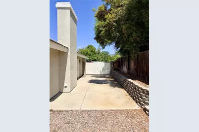 44493 Galicia, Hemet, CA 92544 - Photo 47
