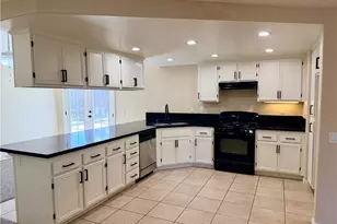 44493 Galicia, Hemet, CA 92544 - Photo 15