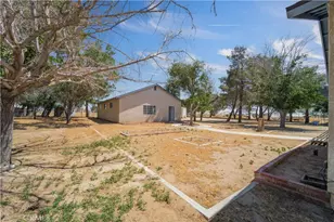 8327 W Ave I, Lancaster, CA 93536 - Photo 23