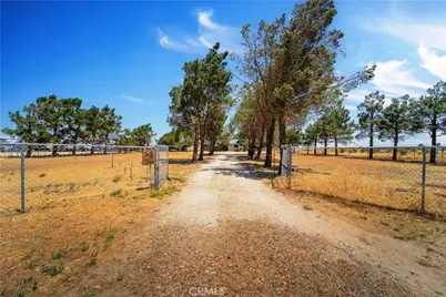 8327 W Avenue I, Lancaster, CA 93536 - Photo 33