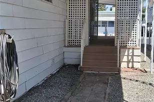 725 W Thornton, Hemet, CA 92543 - Photo 9