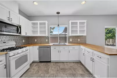 1448 Calle San Sebastian, San Jacinto, CA 92583 - Photo 23