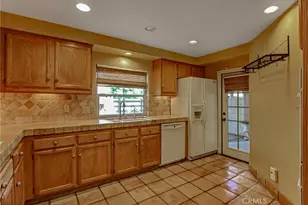 16287 Maricopa Ln, Apple Valley, CA 92307 - Photo 5