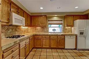 16287 Maricopa Ln, Apple Valley, CA 92307 - Photo 5
