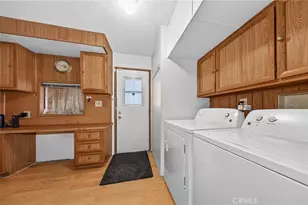 1300 W Menlo Ave, Hemet, CA 92543 - Photo 17
