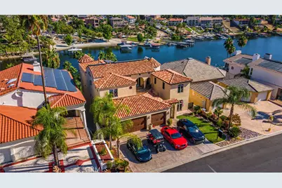 22166 W San Joaquin Drive, Canyon Lake, CA 92587 - Photo 5