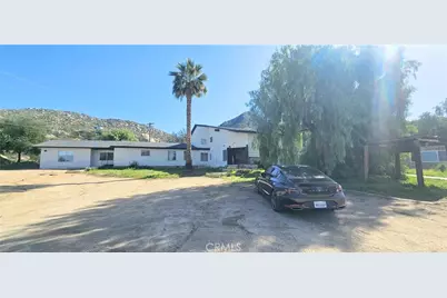 2100 S State, Hemet, CA 92543 - Photo 1