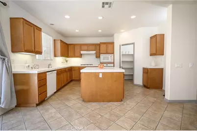 41005 Crimson Pillar Lane, Lake Elsinore, CA 92532 - Photo 7