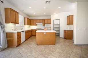 41005 Crimson Pillar Ln, Lake Elsinore, CA 92532 - Photo 7