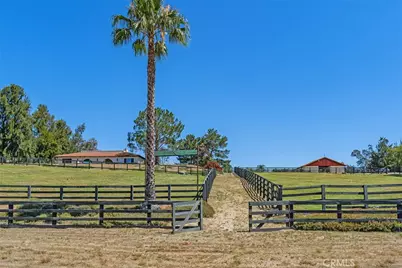 35820 Pauba Rd, Temecula, CA 92592 - Photo 33