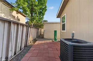 1007 Norwich Way, Corona, CA 92882 - Photo 25