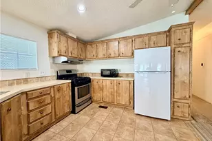 24600 Mountain Ave, Hemet, CA 92544 - Photo 9