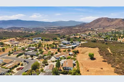24440 Woodshed Way, Wildomar, CA 92595 - Photo 47