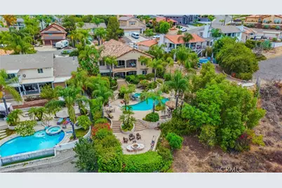 22049 Loch Lomond, Canyon Lake, CA 92587 - Photo 9