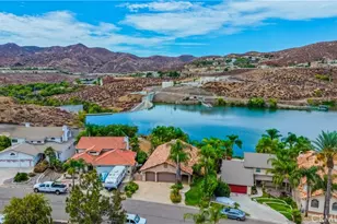 22049 Loch Lomond, Canyon Lake, CA 92587 - Photo 3