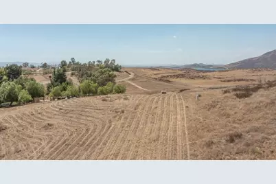 37911 Arosa Street, Winchester, CA 92596 - Photo 3