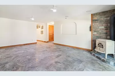 37890 Normandy, Winchester, CA 92596 - Photo 15