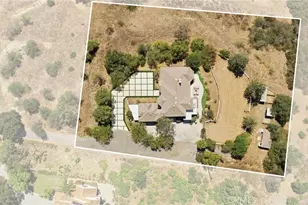 1094 Hillcrest View Ln, Fallbrook, CA 92028 - Photo 5