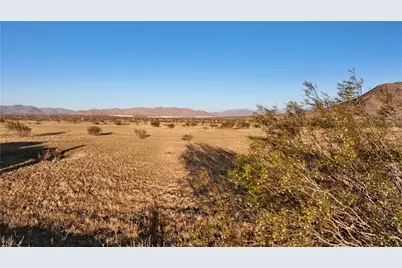 4 Stoddard Wells Road, Apple Valley, CA 92307 - Photo 13
