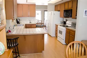25408 Pistache Ct, Murrieta, CA 92563 - Photo 11