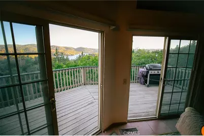 1239 Yosemite, Lake Arrowhead, CA 92352 - Photo 5