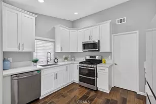 39747 Old Carriage, Murrieta, CA 92563 - Photo 5