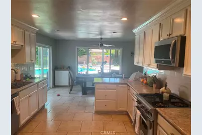 1016 Roldan, Simi Valley, CA 93065 - Photo 11