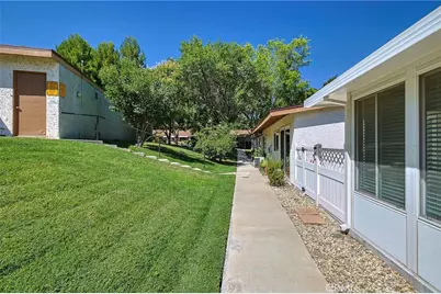 19368 Avenue Of The Oaks, Newhall, CA 91321 - Photo 25