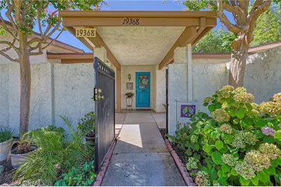 19368 Avenue Of The Oaks, Newhall, CA 91321 - Photo 3