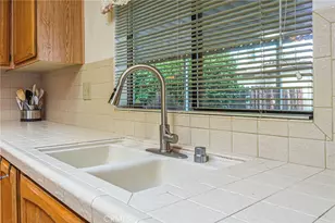 150 San Carlos Dr, Hemet, CA 92543 - Photo 11