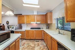 150 San Carlos Dr, Hemet, CA 92543 - Photo 9