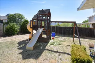 23281 Highland Oaks Ct, Wildomar, CA 92595 - Photo 11