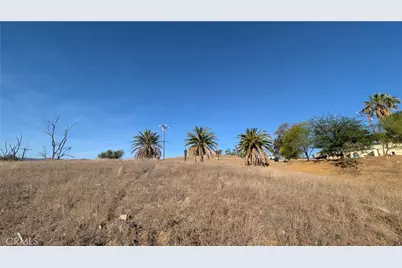 2 Hill Avenue, Lake Elsinore, CA 92530 - Photo 9