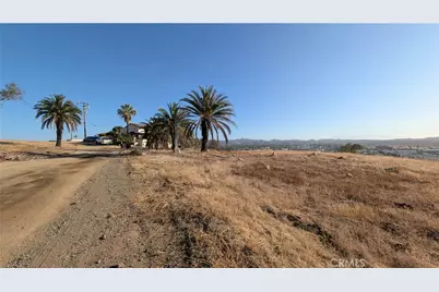 2 Hill Avenue, Lake Elsinore, CA 92530 - Photo 7