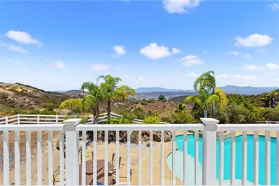 21330 Camino Arriba, Murrieta, CA 92562 - Photo 19