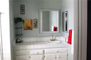 1661 W Wesley Pl, Hemet, CA 92543 - Photo 9