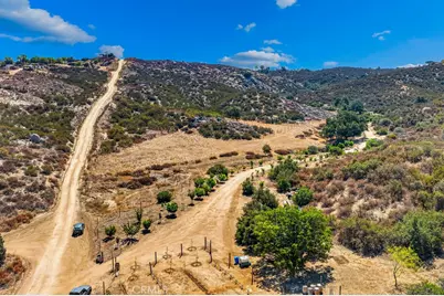 40200 E Benton Road, Hemet, CA 92544 - Photo 15